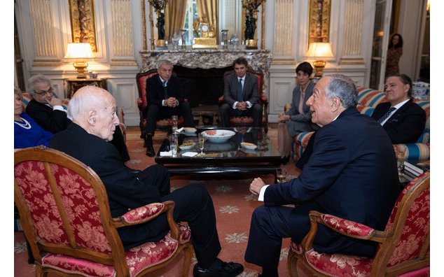 Le Président de la République portugaise, Marcelo Rebelo de Sousa, a été reçu le jeudi 14 novembre à Paris par l'Académie française pour une séance extraordinaire